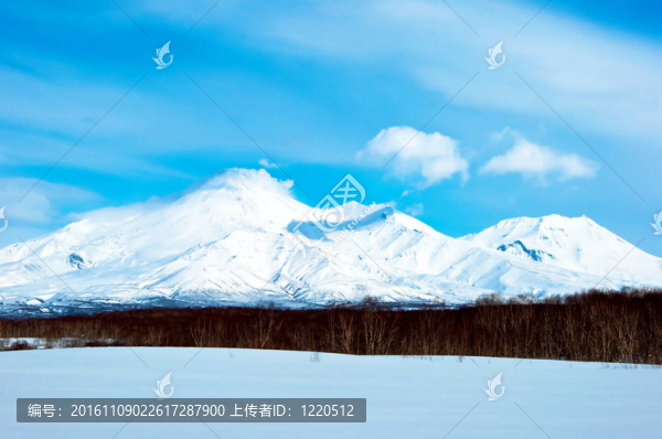 美麗的冬天的火山