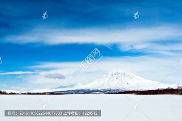 美麗的冬天的火山
