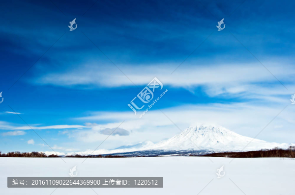 美麗的冬天的火山