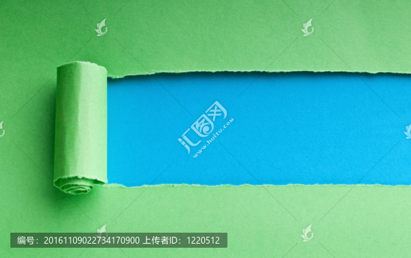 撕裂的紙與空間為您的信息