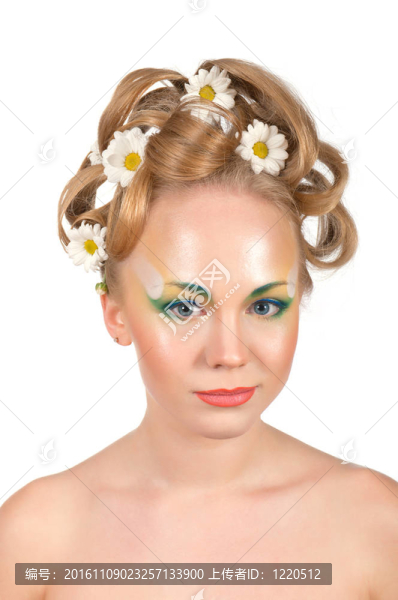 女孩金發(fā)