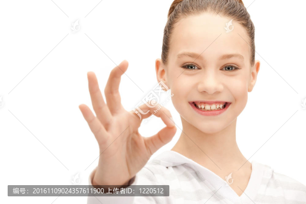 可愛(ài)的少女顯示確定的跡象