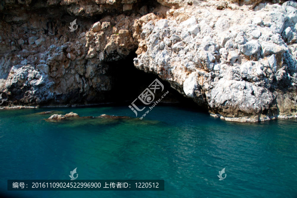 土耳其的巖石和地中海