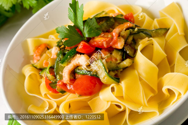 用西葫蘆和蝦2面食