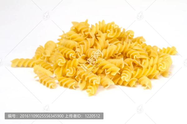 白色背景意大利意大利面食的特寫