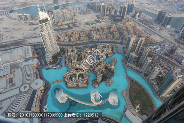 迪拜音樂噴泉從Burj,Khalifa；阿聯(lián)酋迪拜