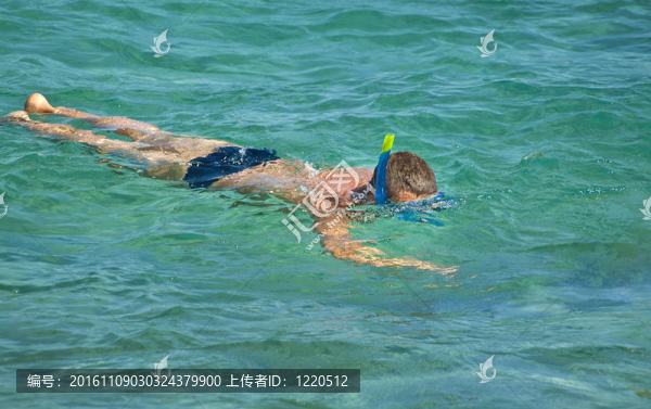 撒丁島的潛水者