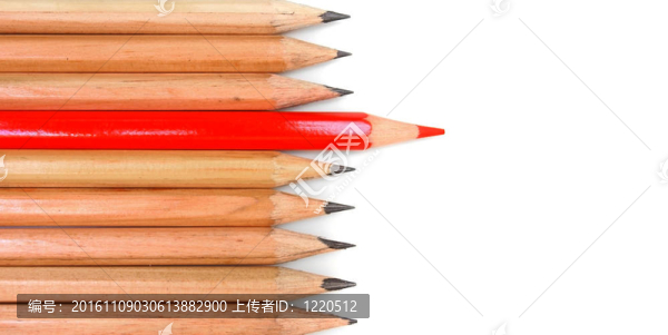 白色背景上的鉛筆。