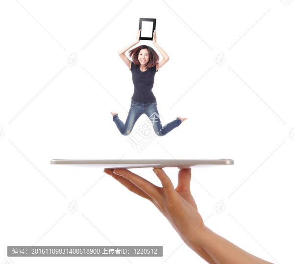 年輕女孩跳平板電腦在人們手上