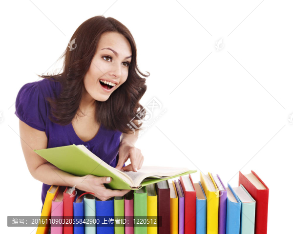 帶疊色書的女孩。