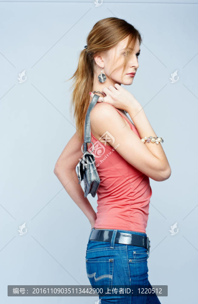 漂亮的女人帶包