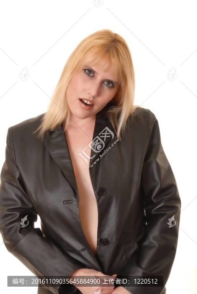 加上大小的金發(fā)女郎