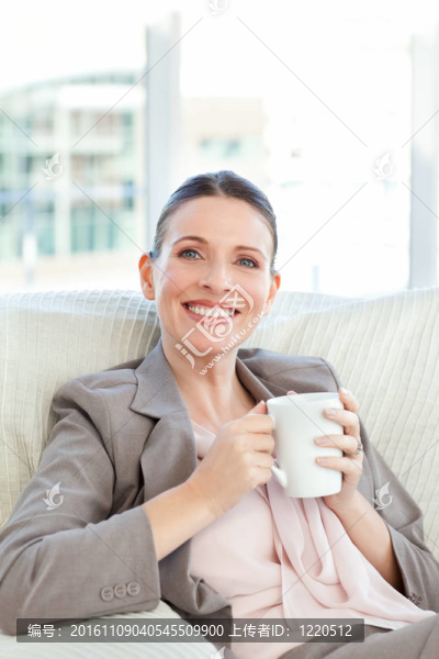 快樂的商人，喝一杯咖啡