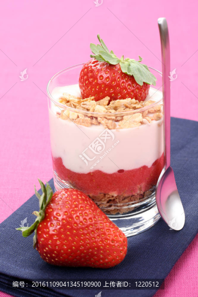 酸奶草莓