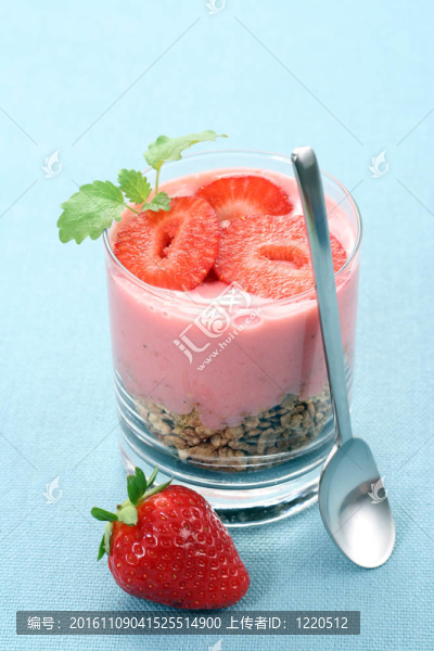 酸奶草莓
