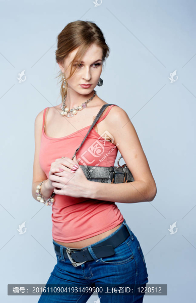 漂亮的女人帶包