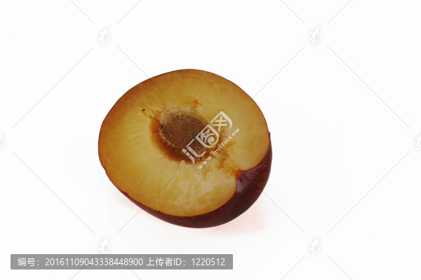 一半的紅李子