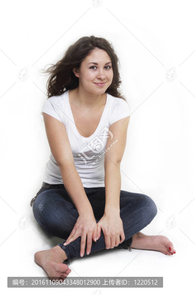 可愛的黑發(fā)女孩