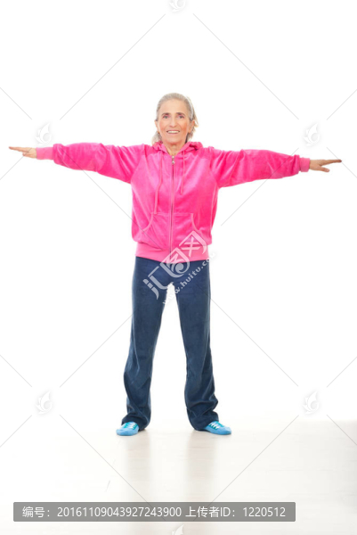 活躍的高級女子做運動