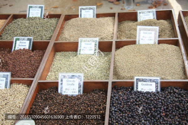 法國市場上的草藥和香料