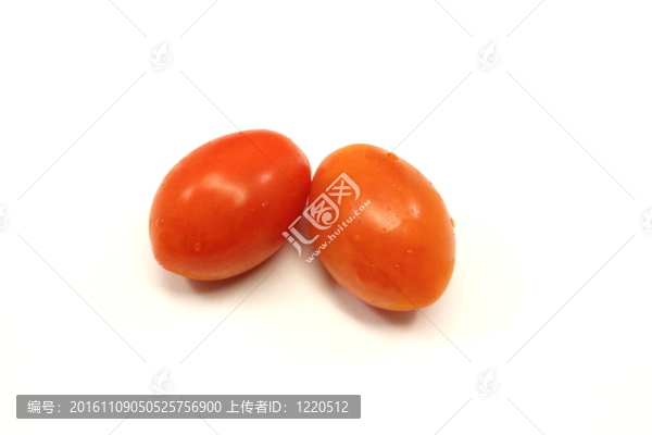 兩個羅馬櫻桃番茄