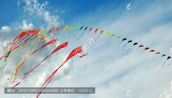 天空中的五顏六色的風箏