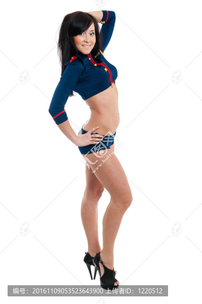 穿著水手制服的俱樂部舞者