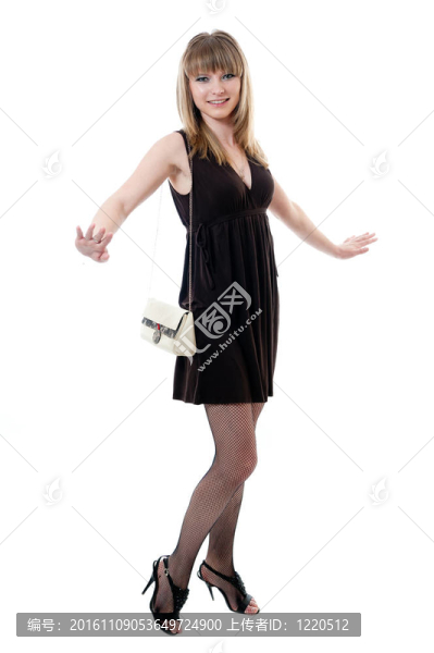 穿黑衣服的女孩