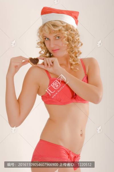 穿著內(nèi)衣和圣誕老人帽的女人