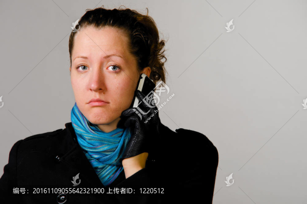帶手機(jī)的女人