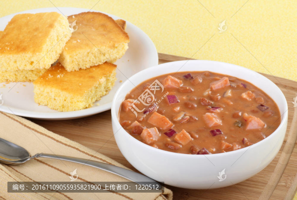 一碗火腿豆腐湯