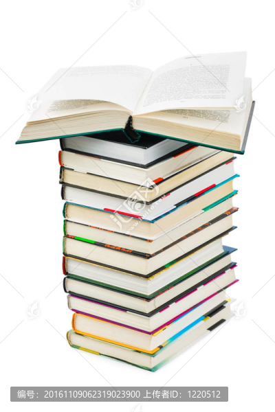 在堆棧上打開的書