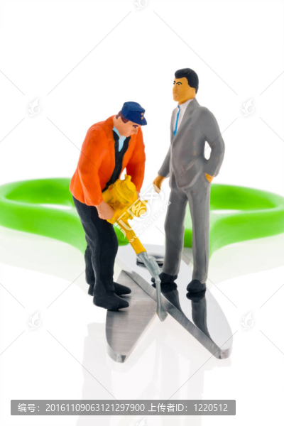 收入差異。工人和管理人員
