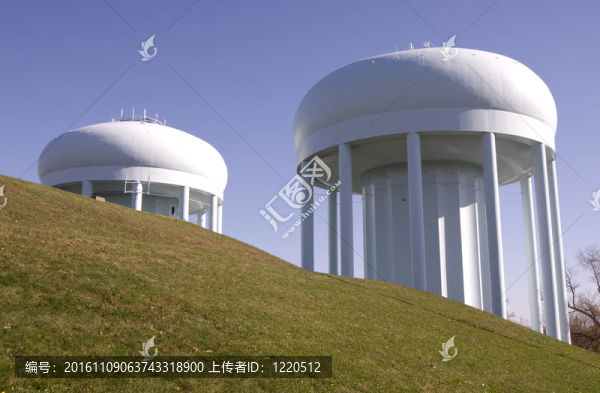 山背后的雙水塔