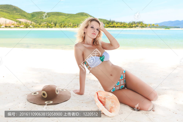 海灘上的女人