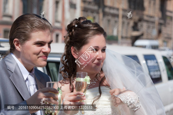 幸福新婚夫婦