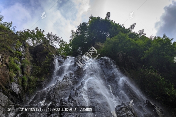 石壁山泉