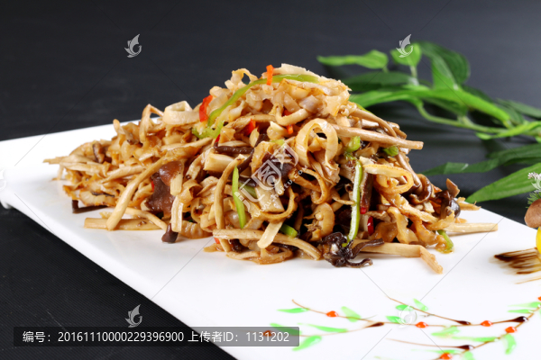 炒茶樹菇