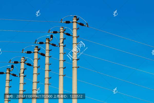 高電壓對藍(lán)天的天空