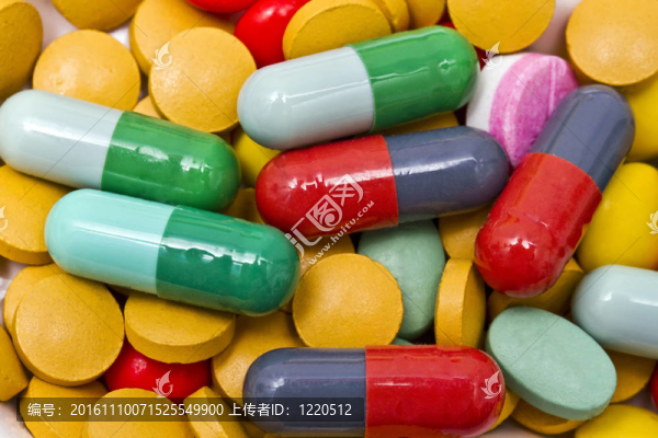 多彩色藥丸特寫-匯圖網(wǎng) www.fosd68.com 多彩色藥丸特寫