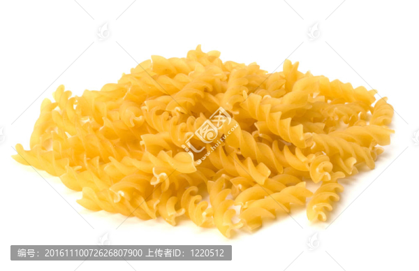白色背景上的意大利面食