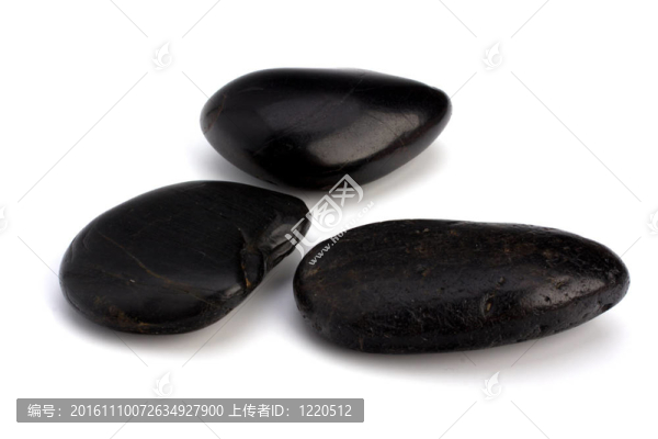 白色背景上的禪石