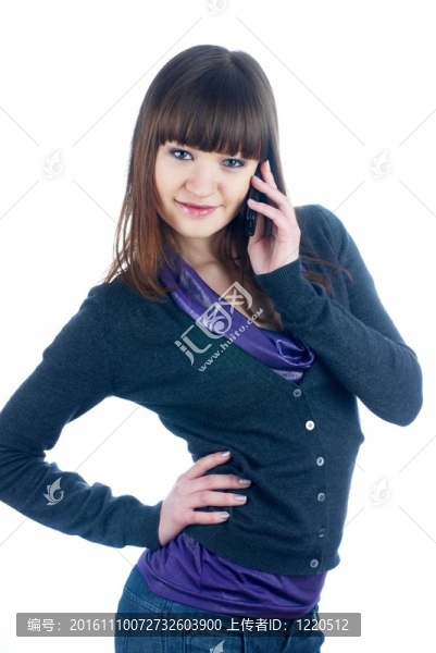 說話的女孩通過移動
