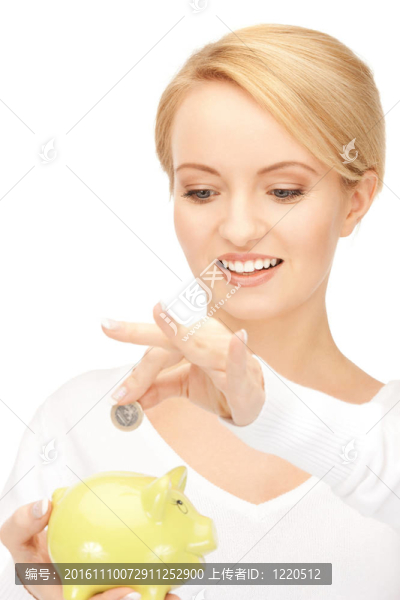 可愛的女人與儲蓄罐和錢
