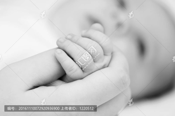 新生兒之手