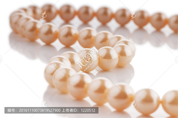 時尚與美麗概念珍珠項鏈