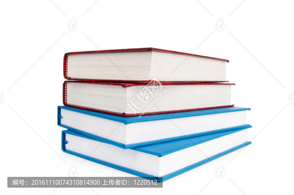 白色背景下的書籍堆疊