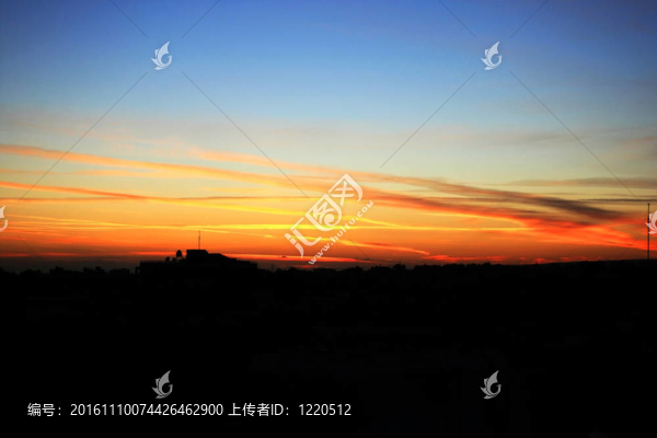 夜晚的天空-匯圖網(wǎng) www.fosd68.com 夜晚的天空