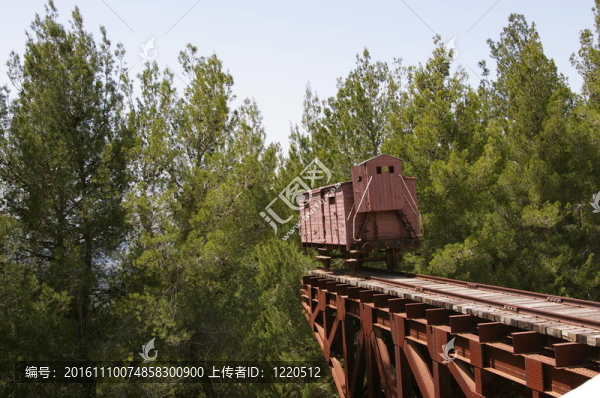 進(jìn)入未知的列車