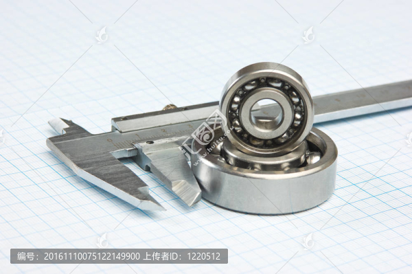 卡尺；軸承和方